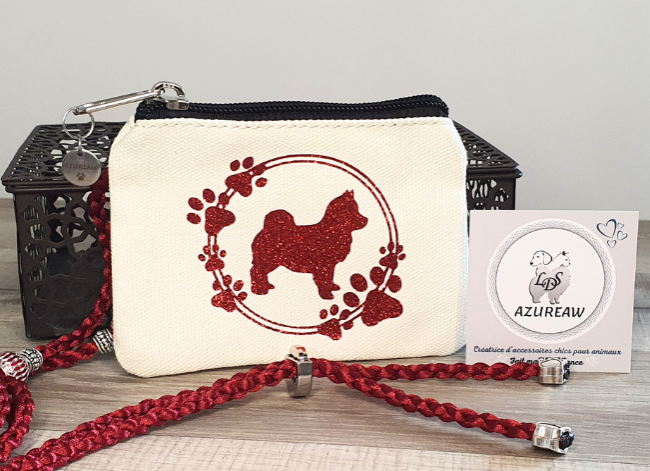 Pochette à friandises blanche Modèle PATTES DE CHIEN personnalisée pailleté rouge, Toutes races - Fait main Pochette à friandises blanche Modèle PATTES DE CHIEN personnalisée pailleté rouge, Toutes races - Fait main