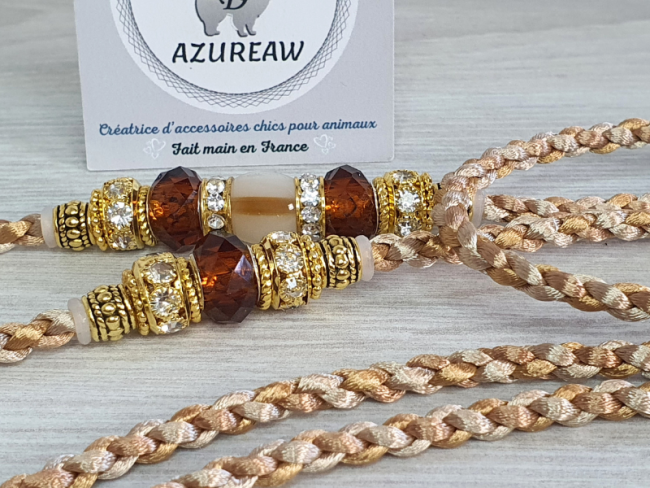 Laisse d’exposition canine Douceur d’Ambre Azureaw, champagne et caramel avec perles ambrées, entièrement tressée main.