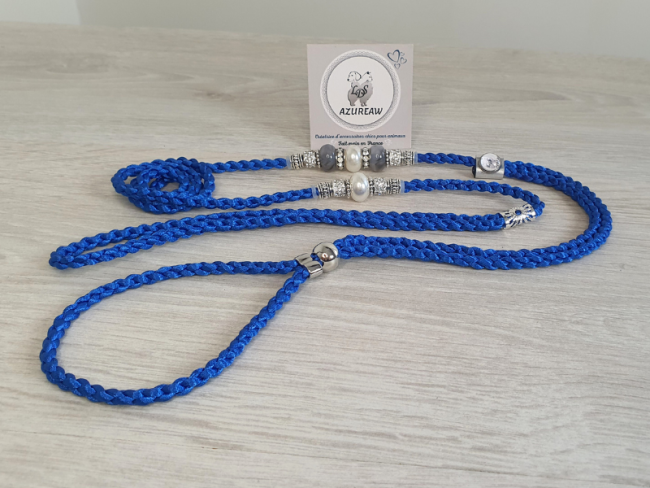 Laisse d’exposition Reflet Royal Azureaw, tressée bleu roi avec perles 