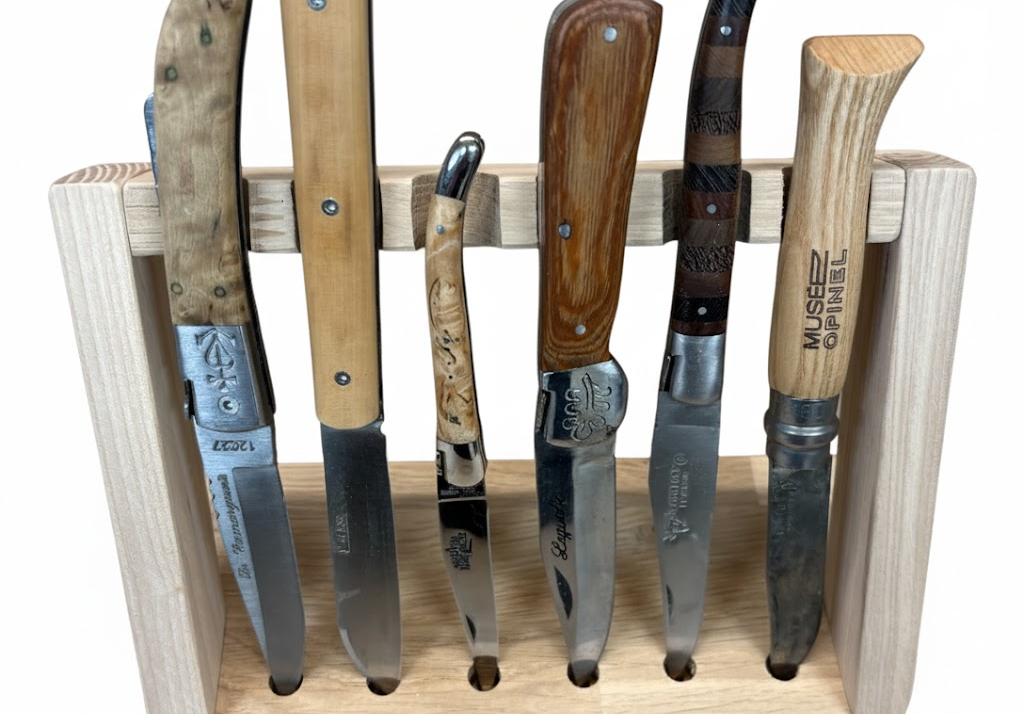 6 COUTEAUX VERTICAL SANS FOND