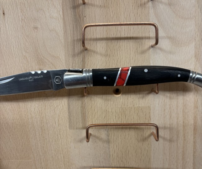 20 COUTEAUX MURAL HETRE