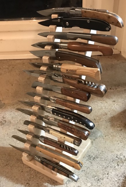 présentoire 15 couteaux en sapin