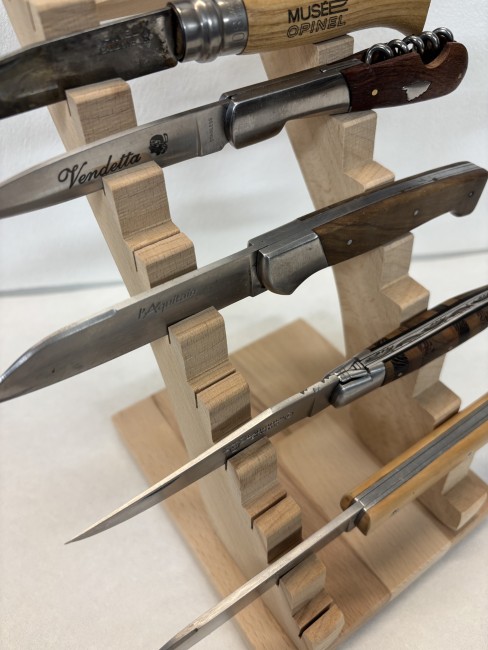 Présentoir 15 couteaux oblique bois de Hêtre detail