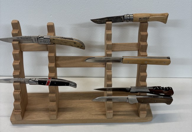 PRESENTOIR OBLIQUE 20 COUTEAUX EN BOIS DE MERISIER