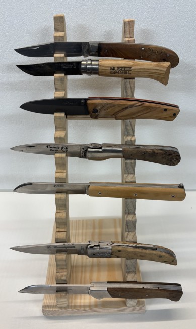 présentoire oblique 15 couteaux en sapin