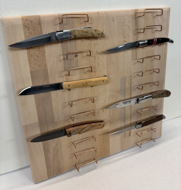 20 COUTEAUX MURAL HETRE