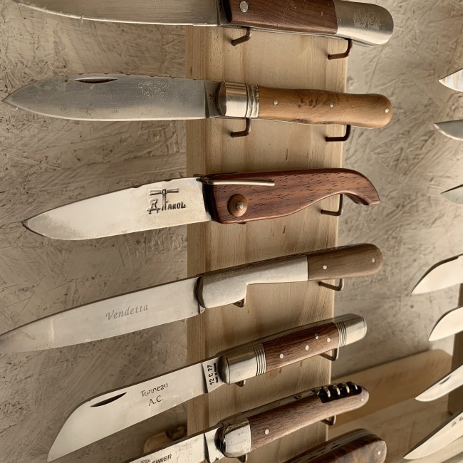 16 couteaux métal chene