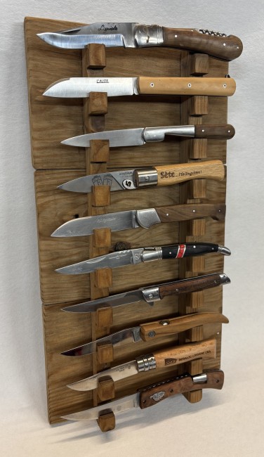 10 couteaux mural vieilli