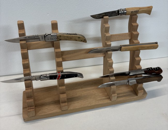 PRESENTOIR OBLIQUE 20 COUTEAUX EN BOIS DE MERISIER