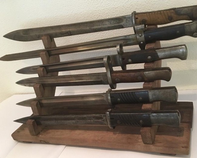 10 baionnettes à poser en sapin vieilli 10 baionnettes à poser en sapin vieilli