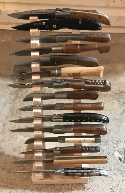 présentoire 15 couteaux bois d'acacia