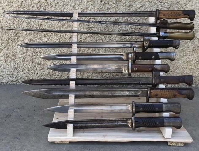 10 baionnettes à poser en sapin vieilli 10 baionnettes à poser en sapin vieilli