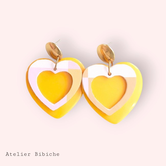 Boucles oreilles coeur leger jaune rose 