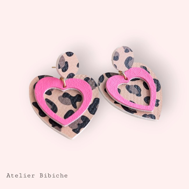 Boucles oreilles coeur leger léopard graou rose