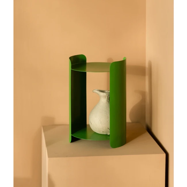 Table d’appoint Navagio vert — Dutchbone — Vue du produit 2 Table d’appoint Navagio vert — Dutchbone. Vue du produit 2.