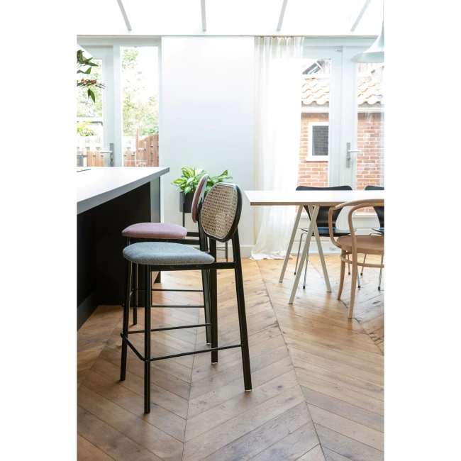 Tabouret de comptoir Spike 64,5 cm naturel/gris — Vue du produit 2 Tabouret de comptoir Spike 64,5 cm naturel/gris. Vue du produit 2.