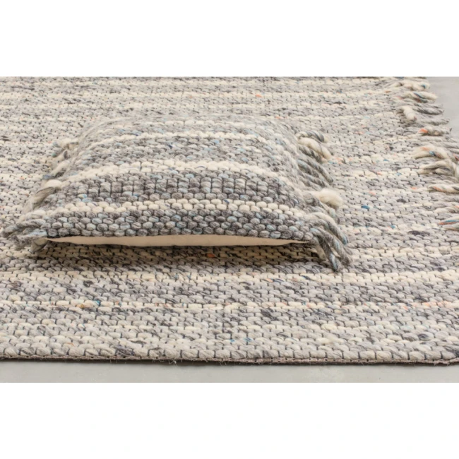 Tapis Frills 170x240 gris/bleu — Zuiver — Vue du produit 5 Tapis Frills 170x240 gris/bleu — Zuiver. Vue du produit 5.