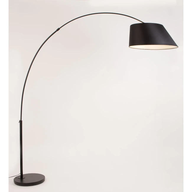 Lampadaire Arc noir — Zuiver — Vue du produit 3 Lampadaire Arc noir — Zuiver. Vue du produit 3.