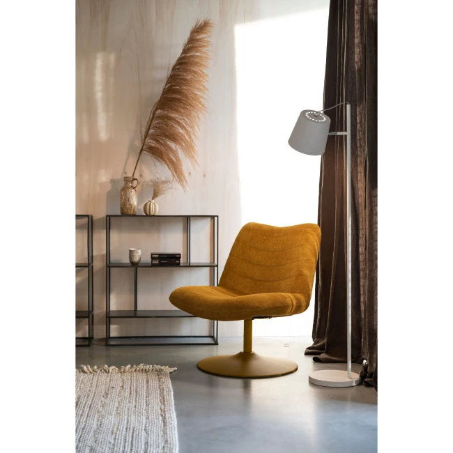 Lampadaire Buckle Head blanc — Zuiver — Vue du produit 2 Lampadaire Buckle Head blanc — Zuiver. Vue du produit 2.