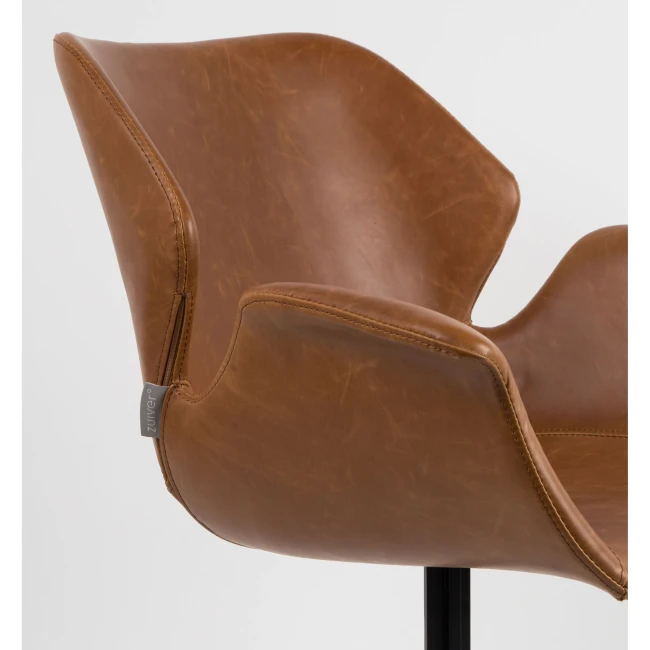 Lot de 2 chaises Nikki all brun avec accoudoirs — Zuiver. Vue du produit 5.