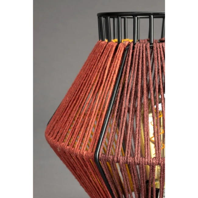 Lampe à poser Surya Rope jaune/rouge — Dutchbone — Vue du produit 5 Lampe à poser Surya Rope jaune/rouge — Dutchbone. Vue du produit 5.