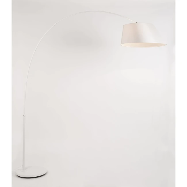 Lampadaire Arc blanc — Zuiver — Vue du produit 2 Lampadaire Arc blanc — Zuiver. Vue du produit 2.