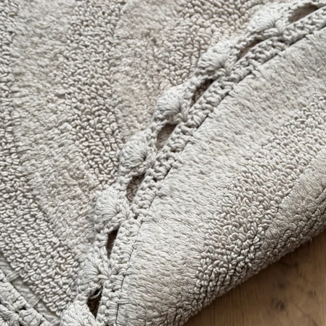 a26702-6_850_0_1_thumb