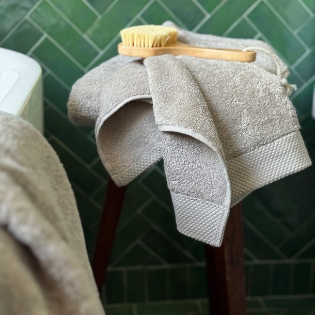 a27717-6_850_0_1_thumb