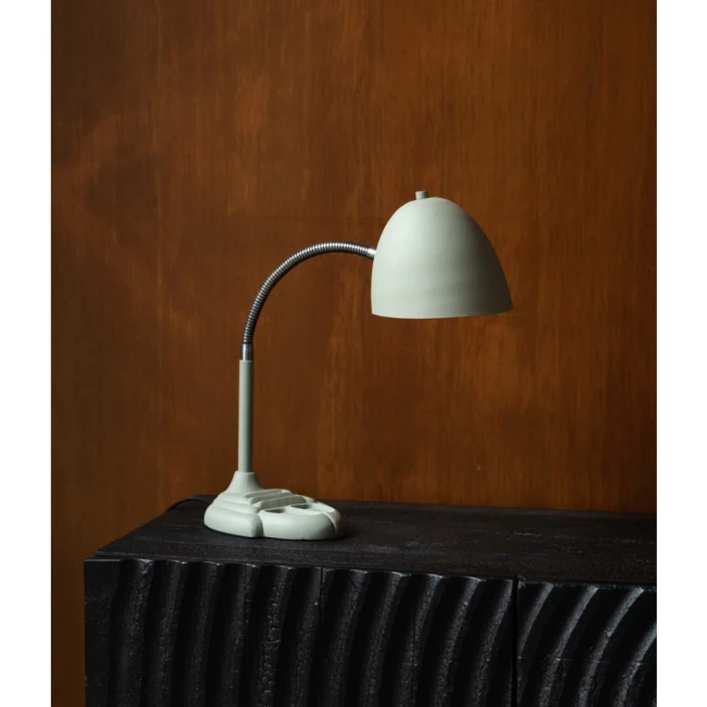 Lampe à poser Janna — Dutchbone — Vue du produit 7 Lampe à poser Janna — Dutchbone. Vue du produit 7.