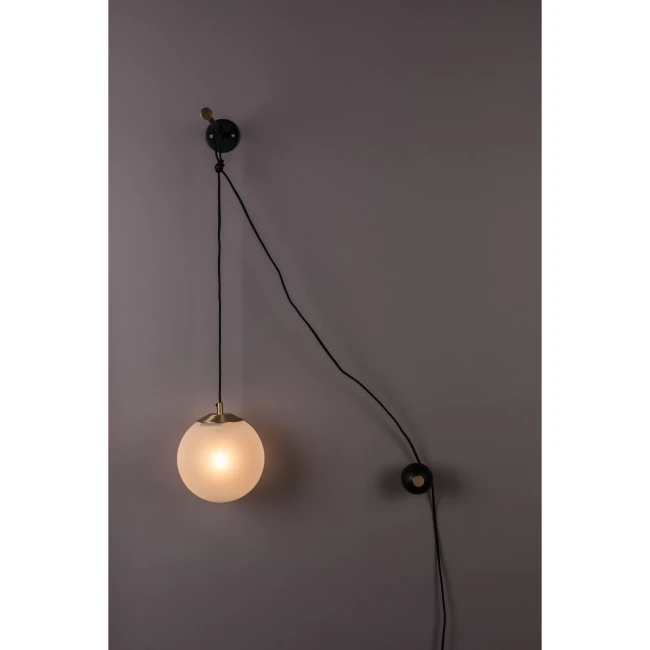 Applique Bulan blanc — Dutchbone — Vue du produit 2 Applique Bulan blanc — Dutchbone. Vue du produit 2.