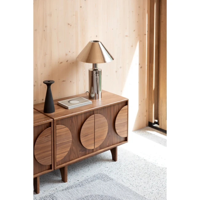 Buffet Groove 2 portes noyer — Vue du produit 2 Buffet Groove 2 portes noyer. Vue du produit 2.