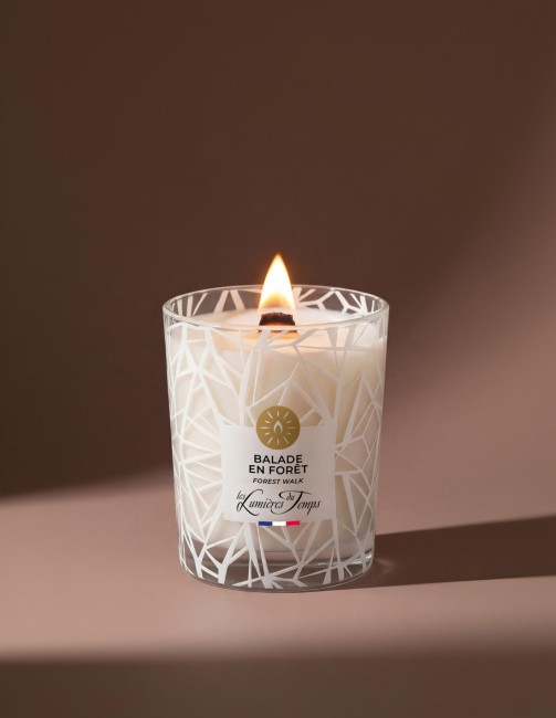 bougie-vegetale-180-g-meche-en-bois-balade-en-foret
