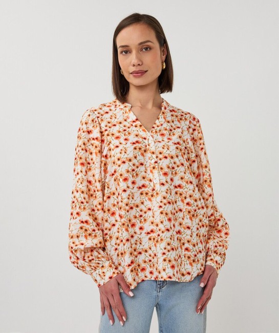 Blouse Esqualo à imprimé floral écru et orange, manches longues bouffantes, col V boutonné et coupe fluide