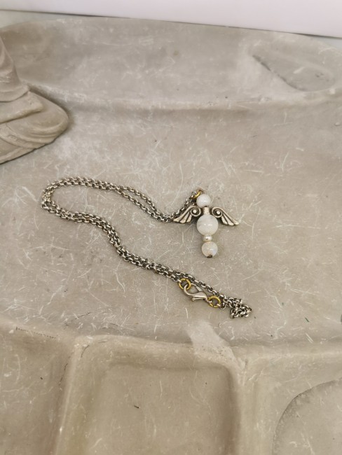 collier spirituel ange pierre blanche