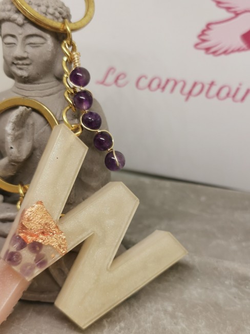 porte clé W amethyste doré