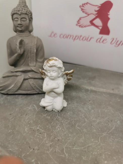 statuette petit ange platre blanc
