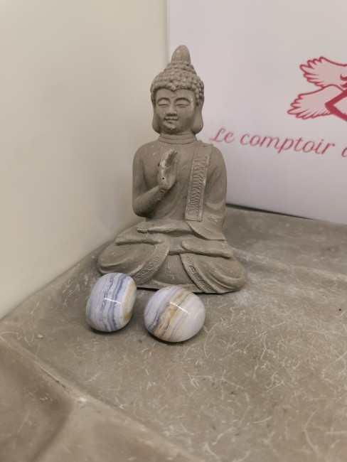 pierre naturelle calcédoine bleue roulée