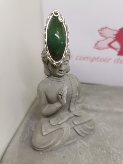 Bague ajustable élégante avec grande pierre naturelle verte lumineuse. Bague Pierre Verte Apaisante et Harmonisante