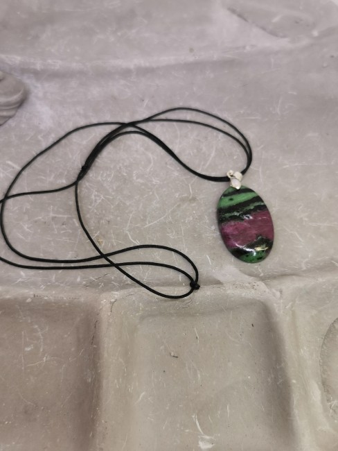 collier cordon noir zoisite