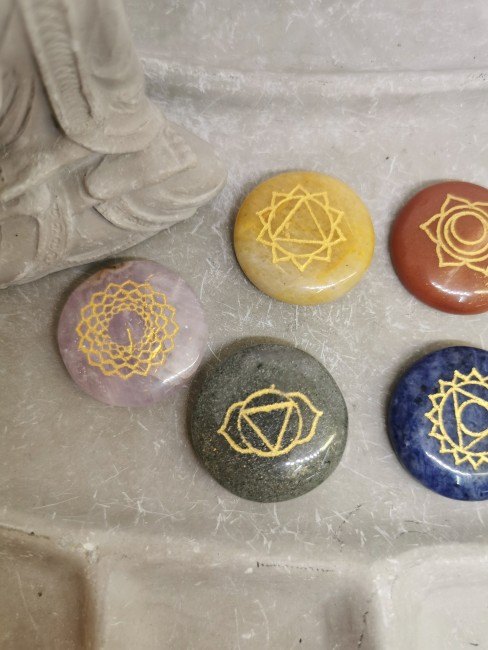 set pierres chakras polies