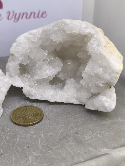 Géode de cristal de roche brute en deux parties