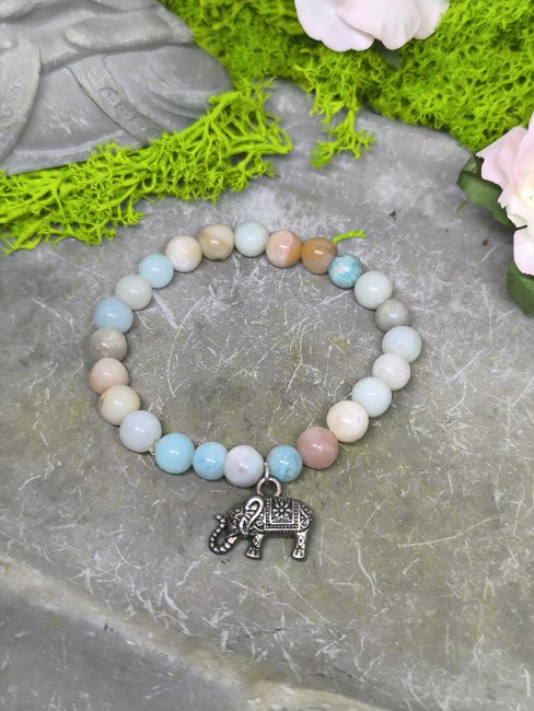 Bracelet enfant en amazonite naturelle avec pampille éléphant en zamak monté à la main par Vynnie 