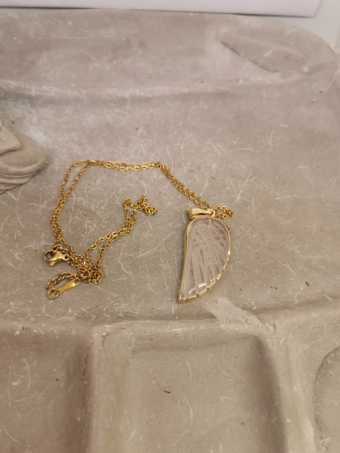 Pendentif aile dorée pierre naturelle pendentif aile cristal de roche chaîne dorée