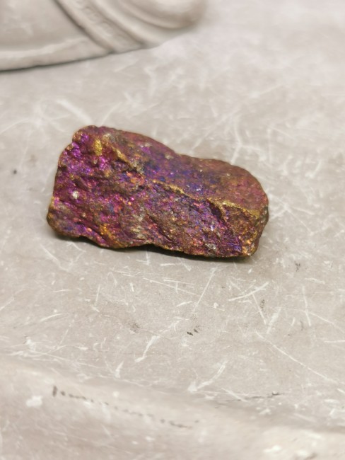 bornite pierre paon irisée multicolore