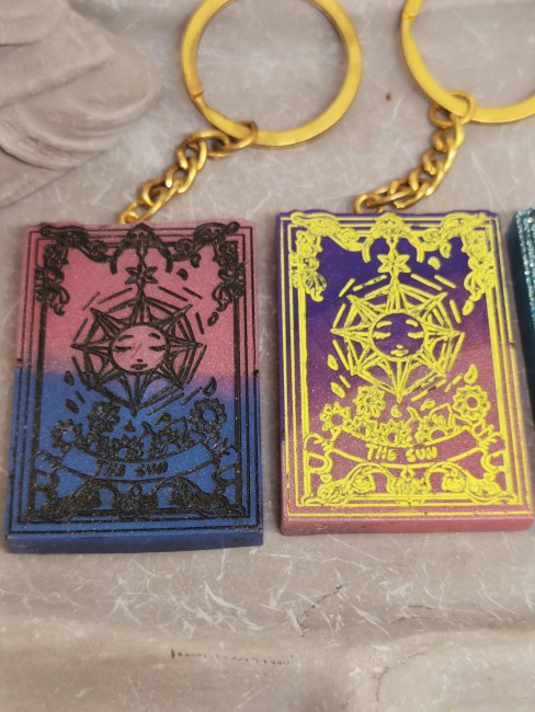 porte clé tarot soleil résine