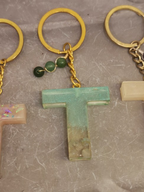 porte clé T amethyste doré