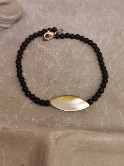 bracelet pierre noire et nacre