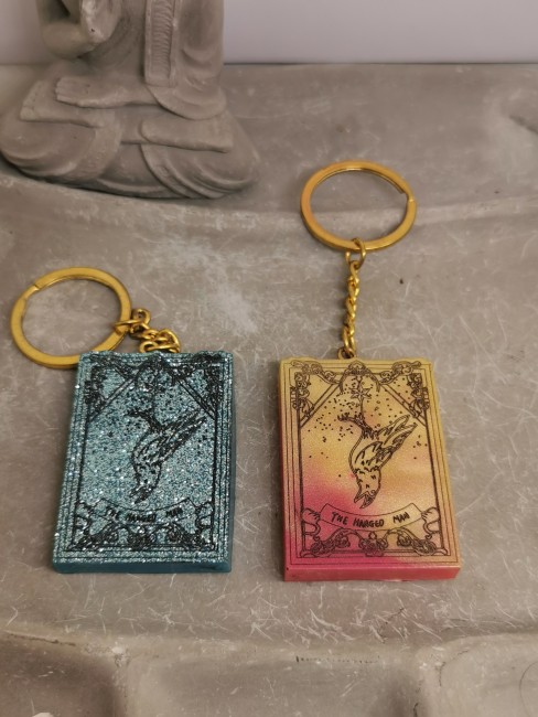 carte tarot pendu résine