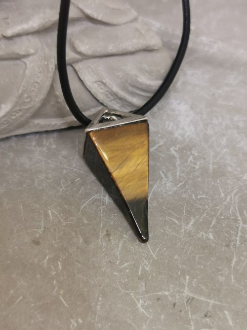 collier oeil du tigre pointe