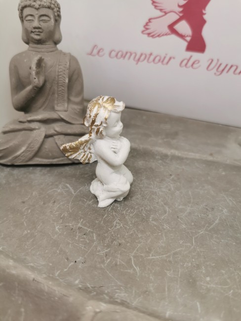 figurine ange ailes dorées